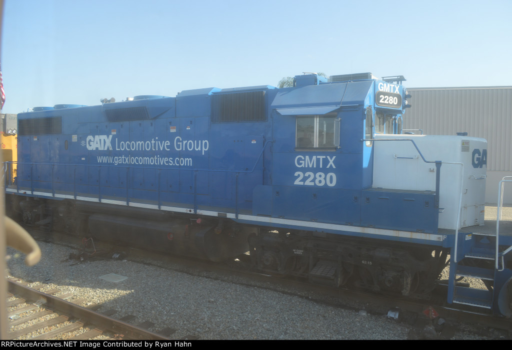 GATX Switching a UP Yard